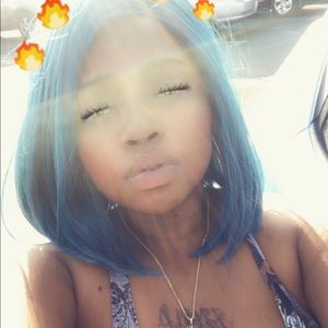 Meet your Posher, Donyia